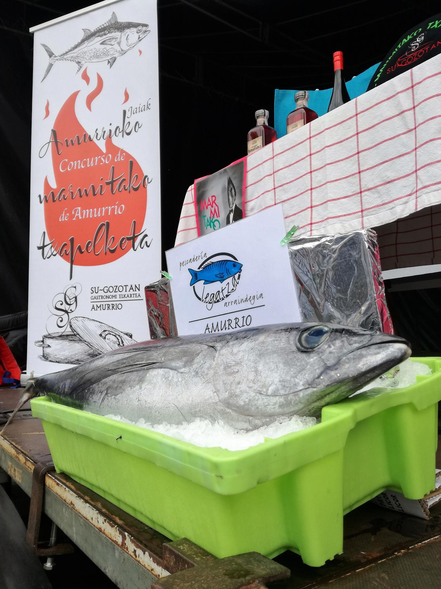 En el certamen de marmitako siempre se sortea un bonito