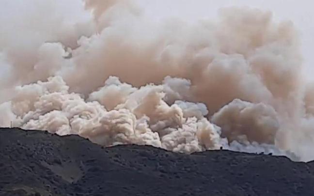 El incendio ha llegado a Portbou. El incendio ha llegado a Portbou.
