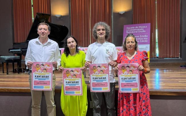Representantes del Ayuntamiento, la Escuela de Música y el Orfeón Durangués, durante la presentación de este martes.