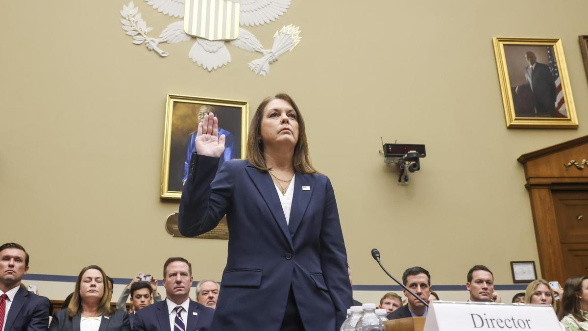 La directora del Servicio Secreto de Estados Unidos, Kimberly Cheatle, testifica ante el Congreso.