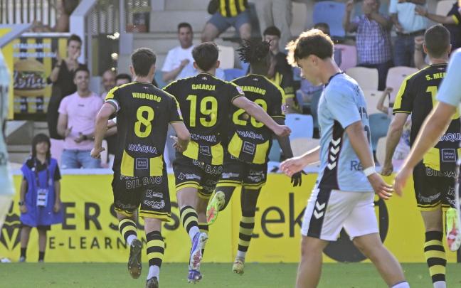 Lasesarre celebró ante el Celta Fortuna el último gol de la temporada. / OSKAR GONZÁLEZ