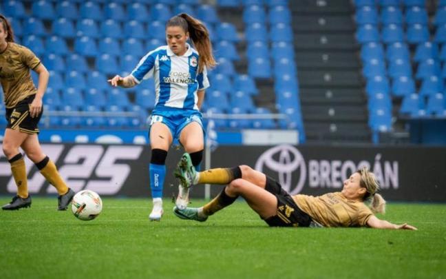 Un lance del Deportivo-Real liguero, disputado en Riazor el pasado 10 de noviembre. / REAL SOCIEDAD