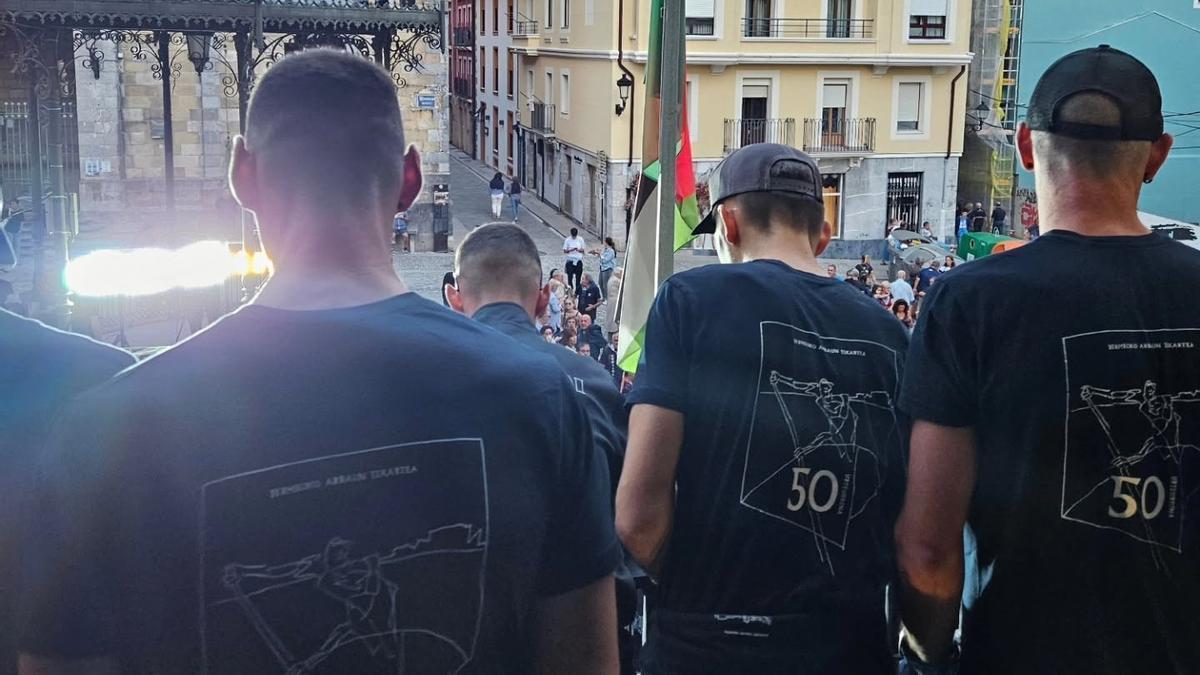 El pasado año los pregoneros fueron los miembros de Bermeo Urdaibai Arraun elkartea