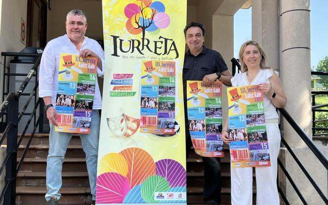Oskar Koka, Garbitxu y Pili Jiménez, en la presentación.