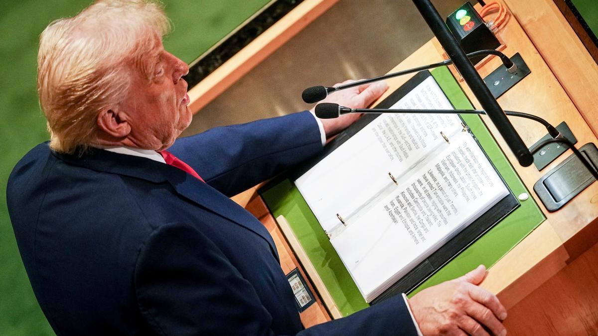 El presidente dijo que el teleprompter de la ONU no funcionaba y leyó notas escritas en papel.