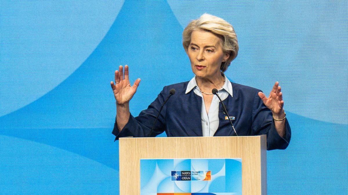 Ursula von der Leyen comparece tras la cumbre de la OTAN en La Haya.