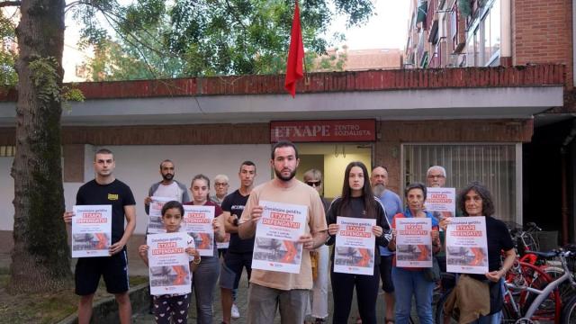 Miembros y simpatizantes de Etxape Zentro Sozialista en Zumaia.