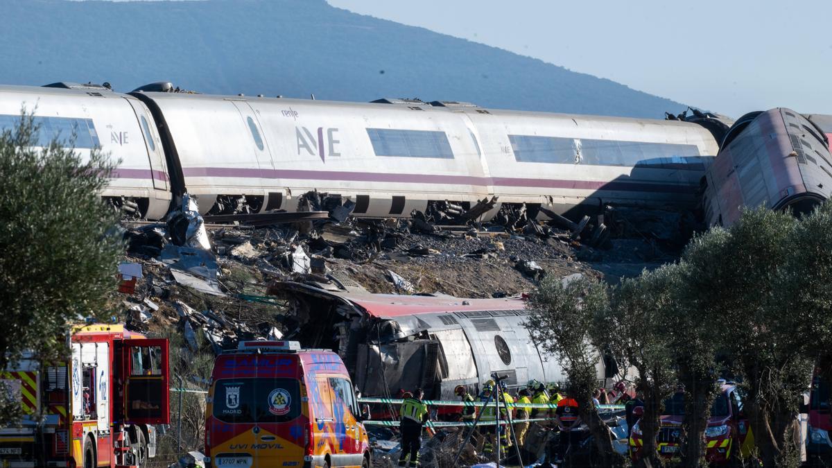 Al menos 68 personas han muerto y decenas más han resultado heridas tras la colisión de dos trenes de pasajeros de alta velocidad cerca de la estación de Urda, en la provincia de Toledo, durante la mañana del miércoles, según confirmaron las autoridades.