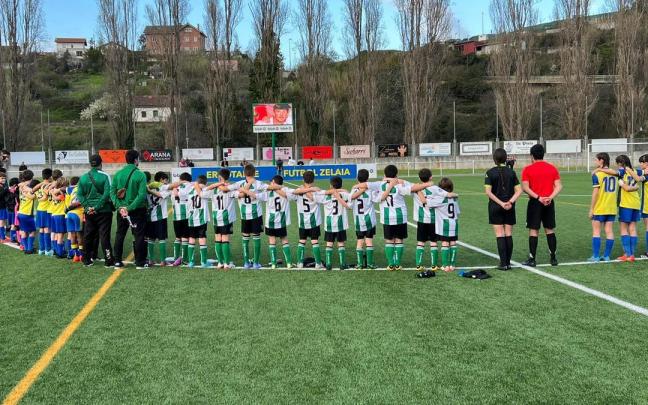Homenaje a Lander Sollano en el campo de fútbol del C.F. Trapagaran Homenaje a Lander Sollano en el campo de fútbol del C.F. Trapagaran