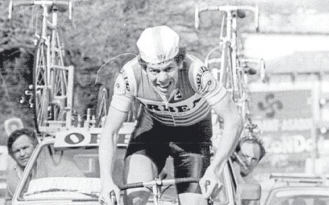 Pello Ruiz Cabestany pedalea con fuerza