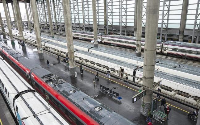 Andenes en la estación Madrid-Puerta de Atocha-Almudena Grandes.