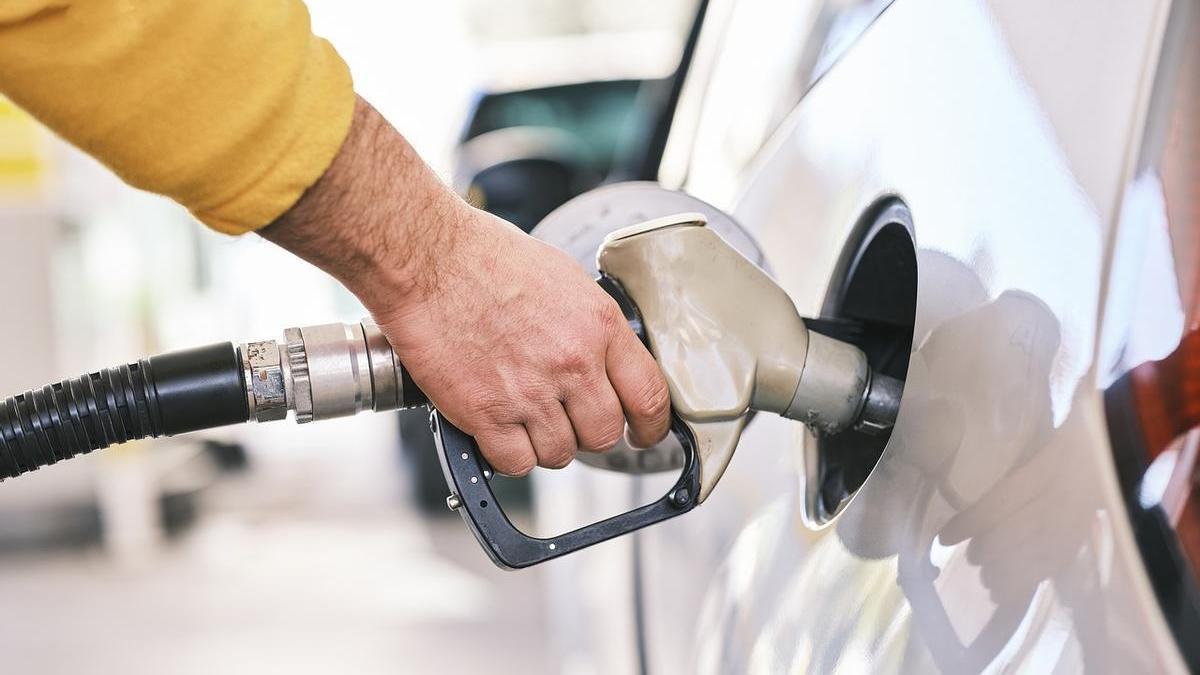 ¿Cómo ahorrar hasta 40 céntimos por litro en combustible?