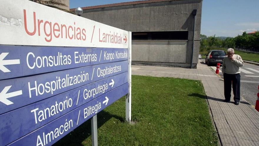 Entrada al servicio de urgencias del Hospital Comarcal del Bidasoa