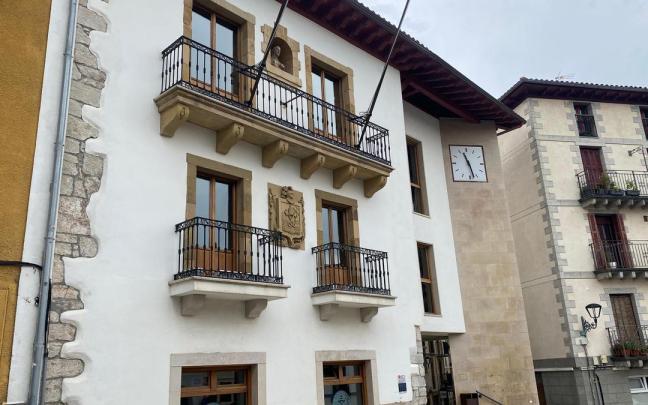 Exterior del ayuntamiento de Zumaia.