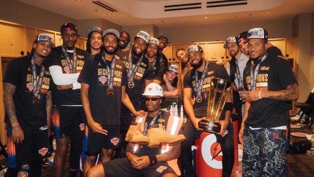 Los New York Knicks celebran su título de la NBA Cup