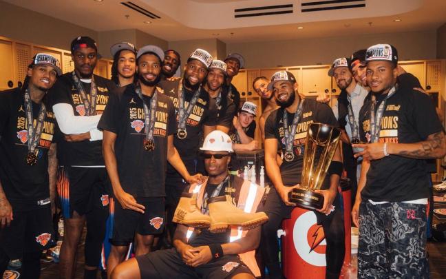 Los New York Knicks celebran su título de la NBA Cup