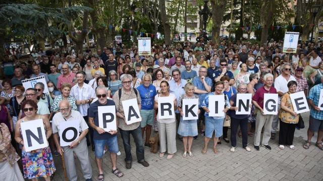 Imagen de archivo de una de las concentraciones en la Plaza de la Cruz contra el proyecto del parking.