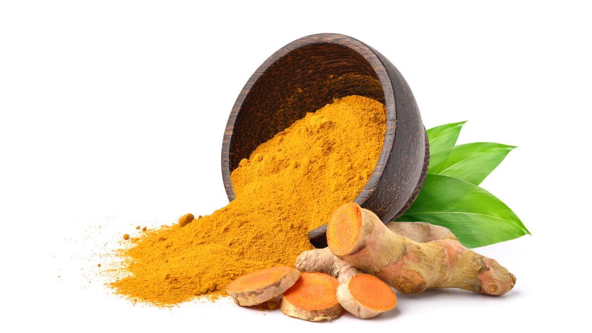La cúrcuma destaca por su efecto antiinflamatorio, entre otras cosas.