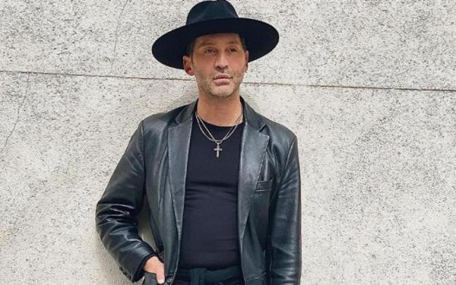 El diseñador Cristo Báñez ha sido hallado sin vida en su residencia de Sevilla.