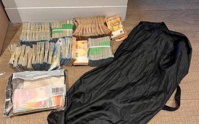 El botín recuperado del atraco. / Mossos d'Esquadra El botín recuperado del atraco.