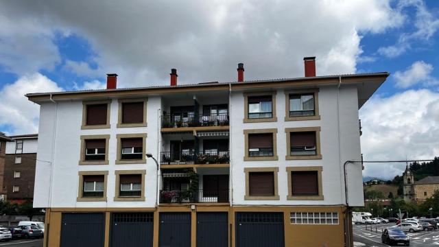 Reforzar el alumbrado en varios puntos del municipio y urbanizar el entorno de Solokoa