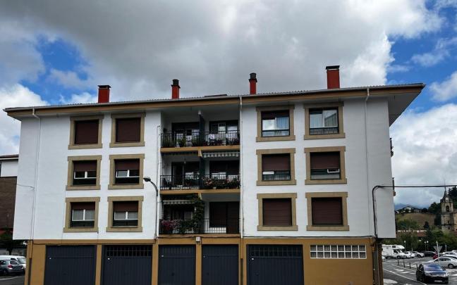 Reforzar el alumbrado en varios puntos del municipio y urbanizar el entorno de Solokoa