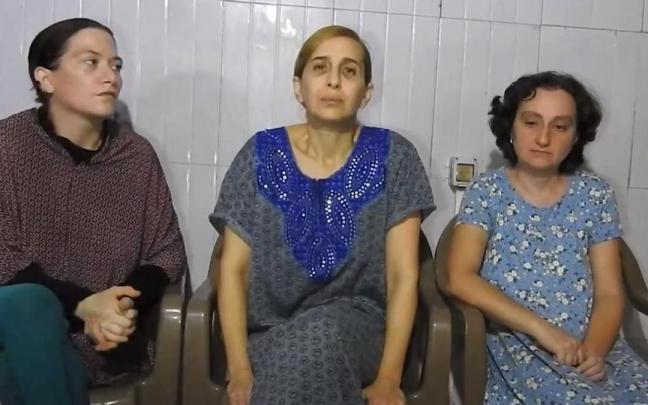 Las tres rehenes de Hamás en el nuevo vídeo.