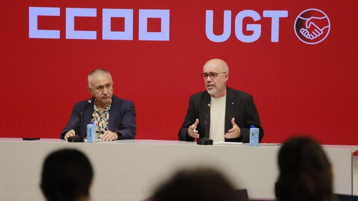 El secretario general de UGT, Pepe Álvarez, y el de CCOO, Unai Sordo.