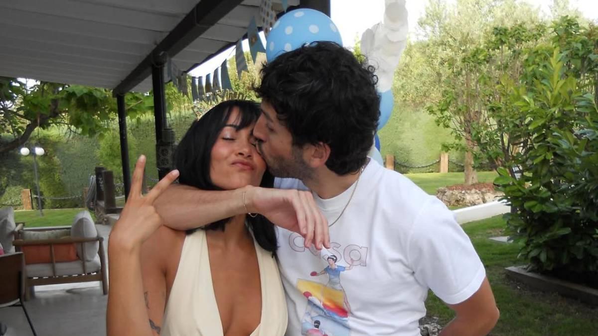 Aitana y Sebastián Yatra en el 25 cumpleaños de la cantante cuando aún eran pareja.