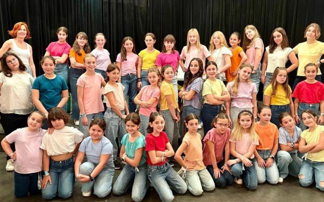 El coro infantil de la musika eskola de Andoain, que dirige Katrin Iturralde.