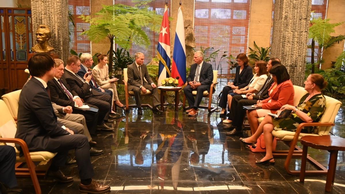 Reunión entre el presidente de la Duma Estatal de la Asamblea Federal rusa, Viacheslav Volodin, y el presidente de Cuba, Esteban Lazo Hernández.