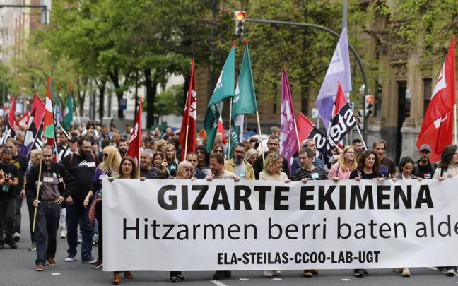 Manifestación en Bilbao de trabajadores de los centros educativos de iniciativa social.