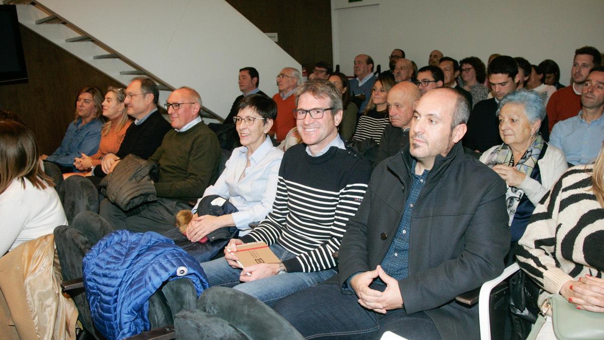 El exalcalde de Gasteiz y diputado foral, Gorka Urtaran, en la asamblea de este sábado