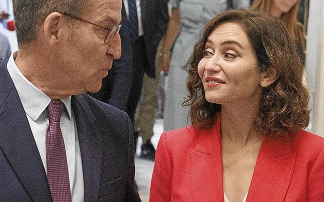 Feijóo y Ayuso tratan de exhibir unidad de cara a las elecciones generales. | FOTO: E. P.