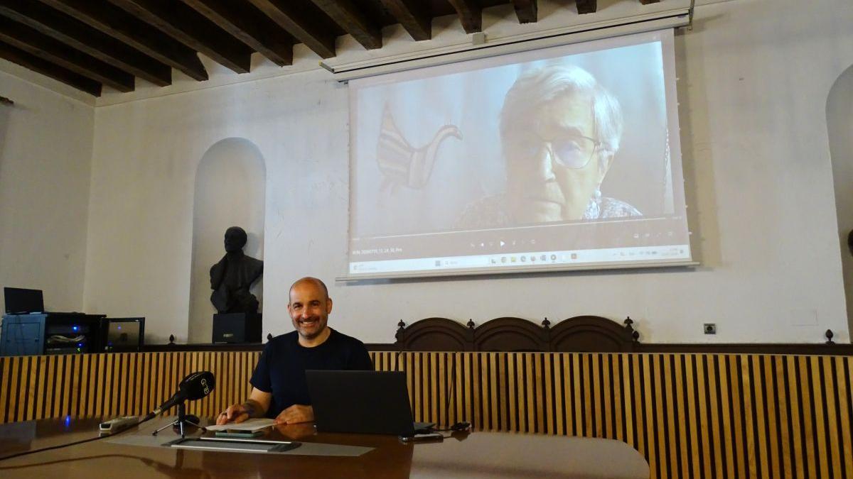 Presentación de la nueva beca Miren Etxezarreta de Ordizia