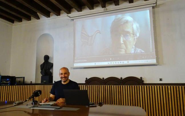 Presentación de la nueva beca Miren Etxezarreta de Ordizia