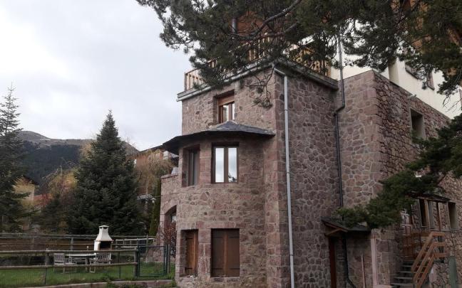 Alojamiento de montaña de Airbnb. Alojamiento de montaña de Airbnb.