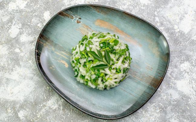 Deliciosa ensalada de wakame.