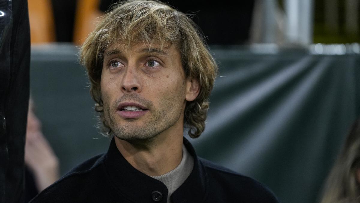 Sergio Canales, en la grada viendo un partido del Betis, su exequipo, el pasado diciembre.