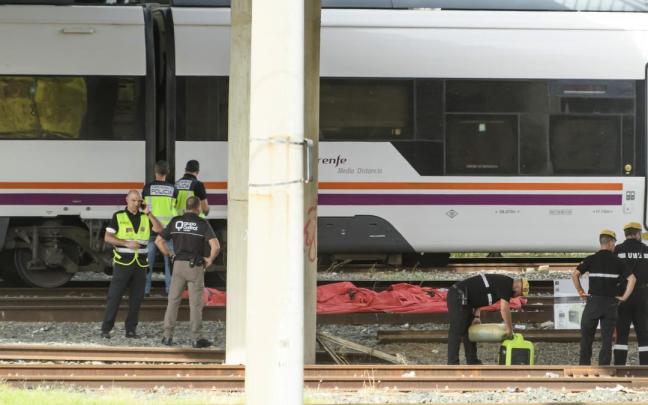 El tren en el que se ha localizado el cadáver del joven.