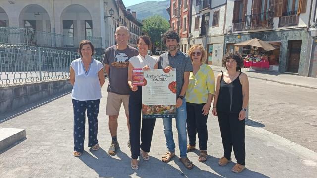 Presentación este martes del décimo aniversario de Aretxabaleta Tomate Eguna.