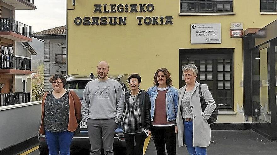 Representantes del Gobierno municipal de Alegia, ayer. | FOTO: N.G.