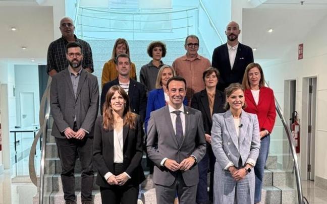 Representantes de los once municipios vascos en los que Gobierno vasco esta implementando planes de empleo