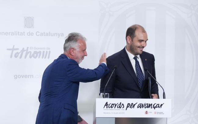 El consejero de la Presidencia del Govern, Albert Dalmau Miranda, y el ministro de Política Territorial y Memoria Democrática de España, Ángel Víctor Torres, ofrecen declaraciones tras la reunión de la Comisión bilateral