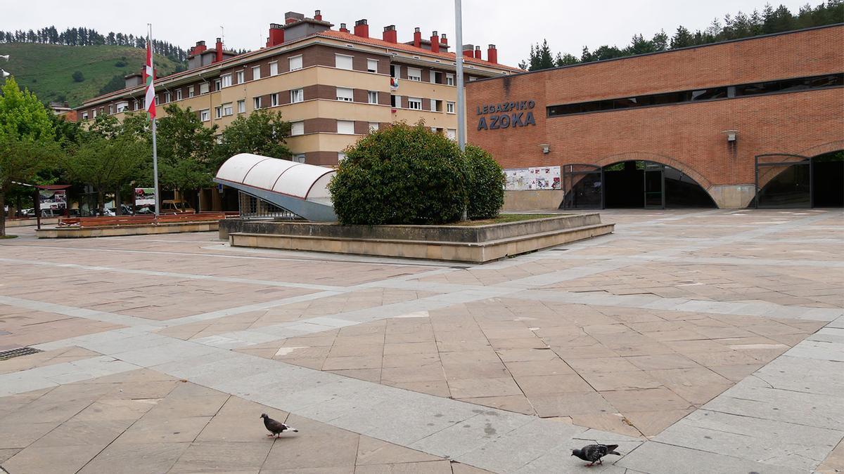 La plaza Euskal Herria de Legazpi.