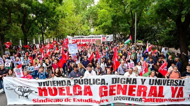 Manifestación a favor del derecho a la vivienda.