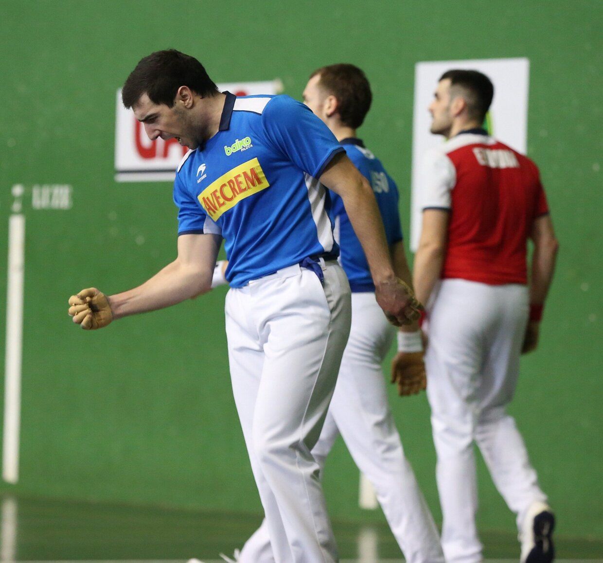 Victoria de Laso y Aranguren sobre Ezkurdia y Tolosa en Tafalla (10-22).