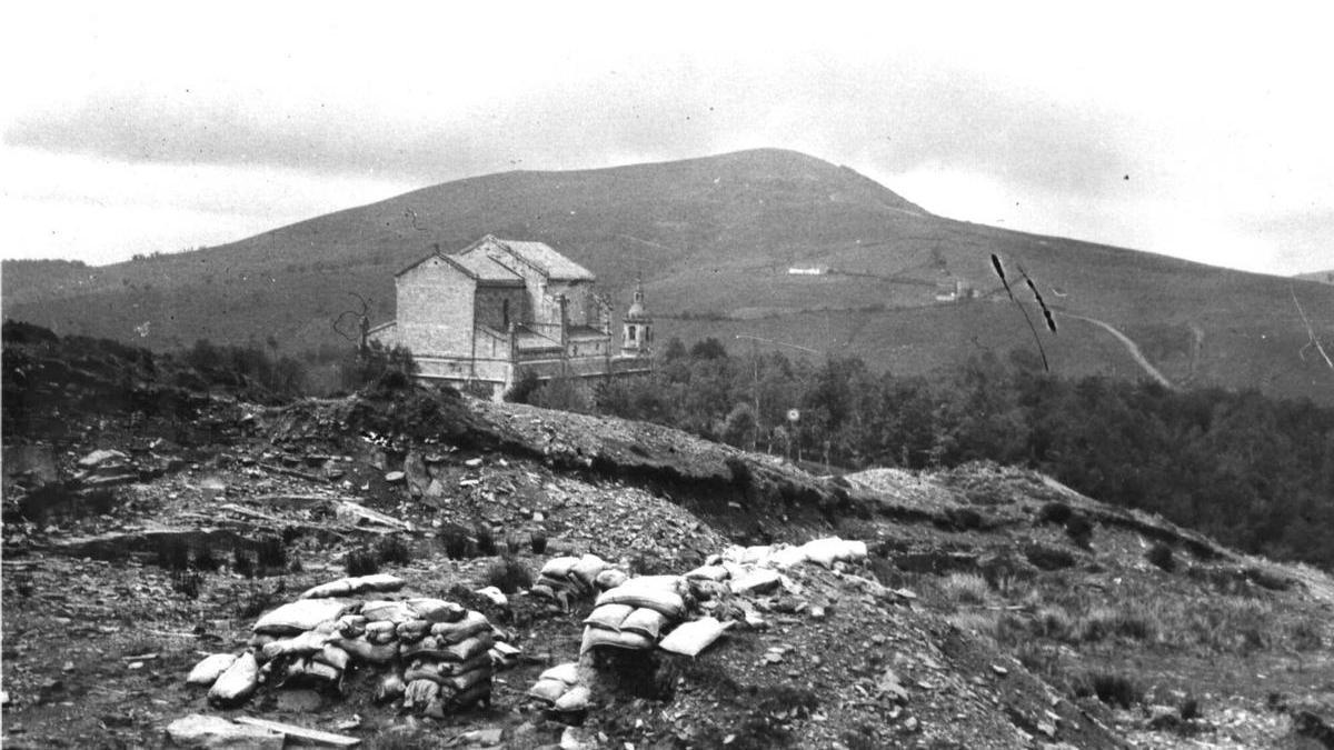 El monte Saibi durante la batalla en abril de 1937.
