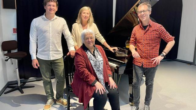 Toti Martinez de Lezeak eta Gasteizko Udal Musika Bandak bat egingo dute lehen aldiz asteartean.