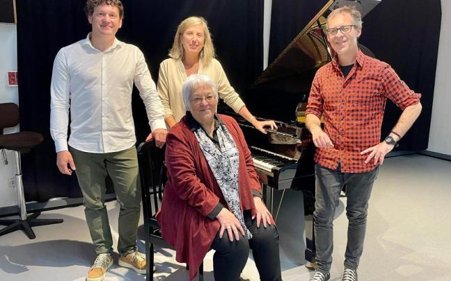 Toti Martinez de Lezeak eta Gasteizko Udal Musika Bandak bat egingo dute lehen aldiz asteartean.